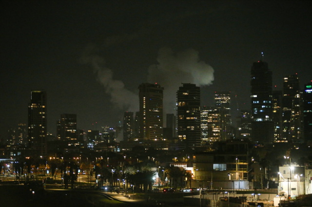 Retaliation from Iran to Israel: Hundreds of Missiles Launched