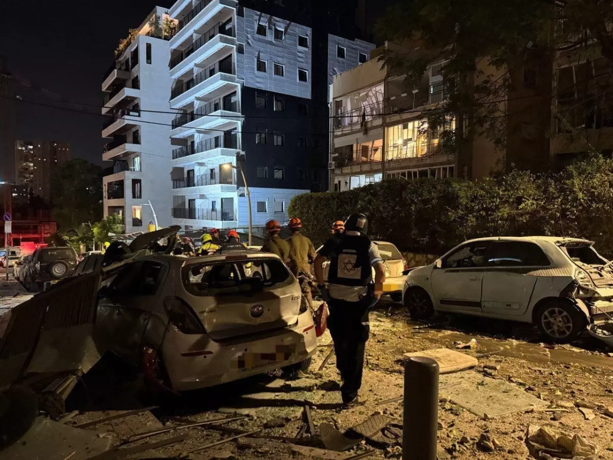 İran Devrim Muhafızları 'Gerçek Vaat-3' Operasyonunu Başlattı