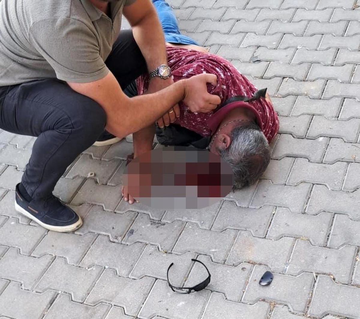 Kuşadası'nda Motosiklet Kazası: Sürücü Ağır Yaralandı