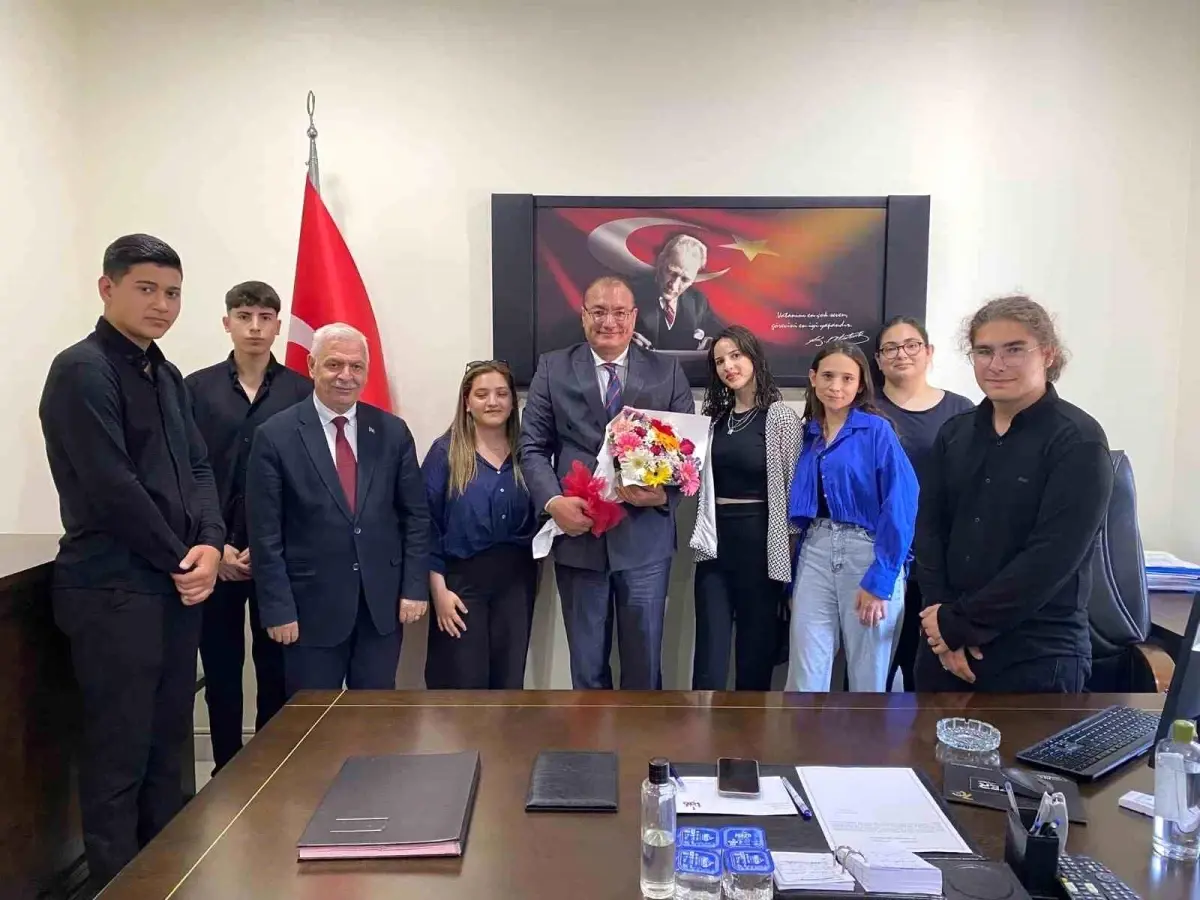 Afyonkarahisar'da Stajlarını Tamamlayan Öğrencilere Teşekkür Belgeleri Verildi