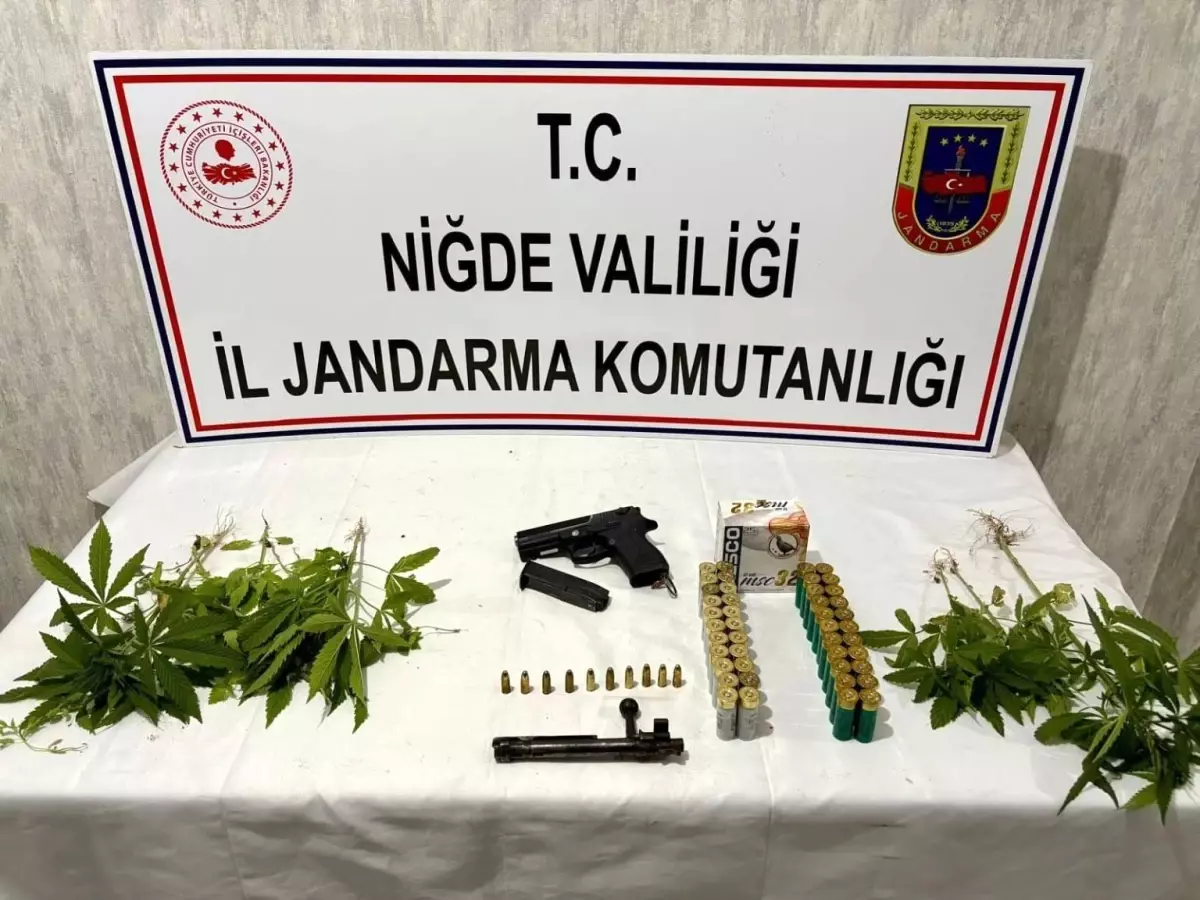 Niğde'de Uyuşturucu ve Ruhsatsız Silah Ele Geçirildi