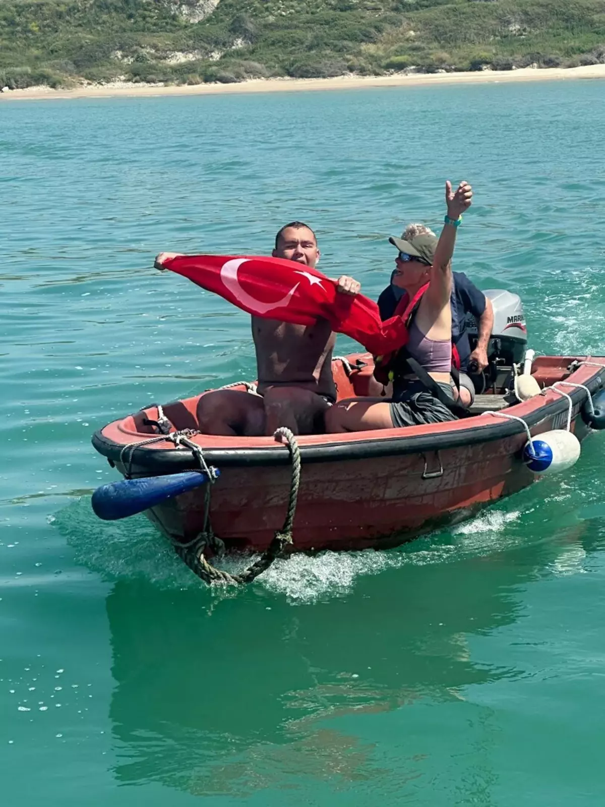 Tuna Tunca, Manş Denizi'ni Geçen İlk Türk Otizmli Yüzücü Oldu