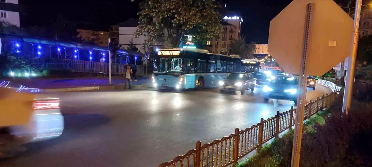 Erzurum'da Üniversite Öğrencisine Motosiklet Çarptı