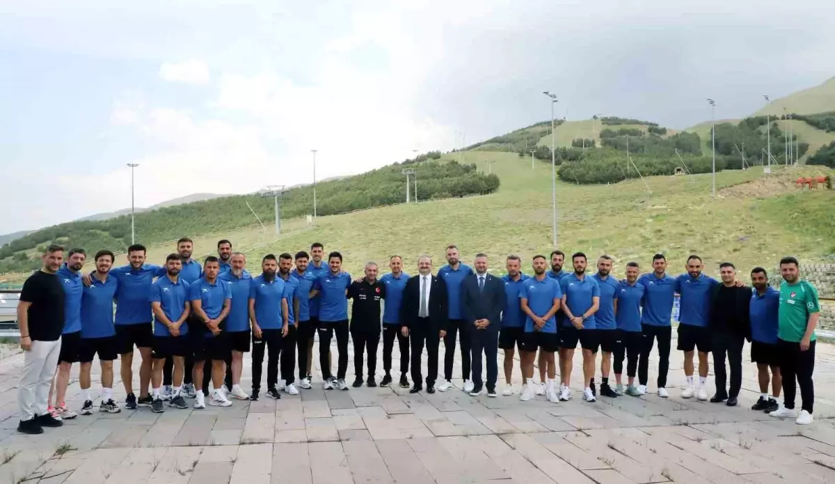 Atatürk Üniversitesi'nde Futbol Kariyer Söyleşisi Gerçekleştirildi