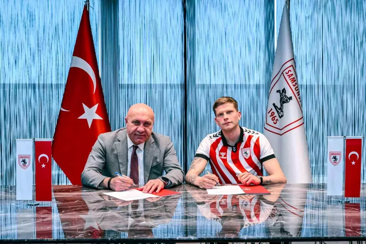 Samsunspor, İzlandalı Sol Bek Logi Tomasson ile Anlaştı