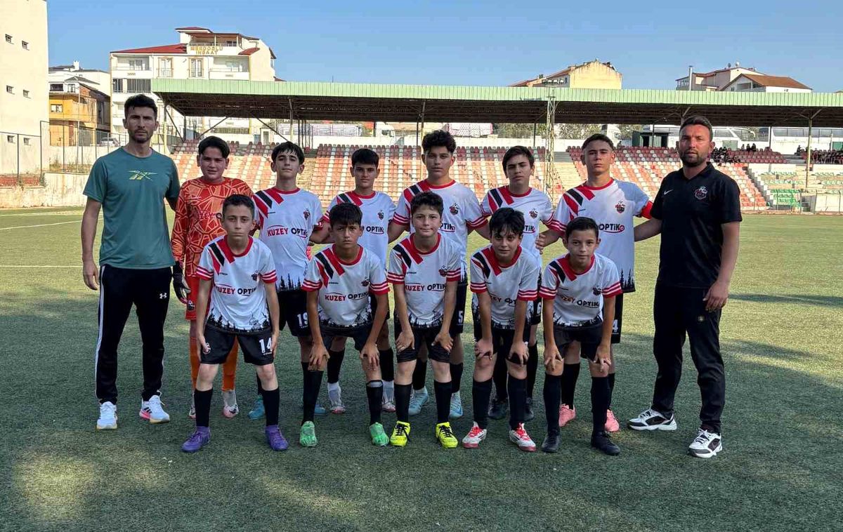 Bilecik Futbol Akademi Gençler Ligi'nde 1963 Başakspor'u 5-0 Geçti