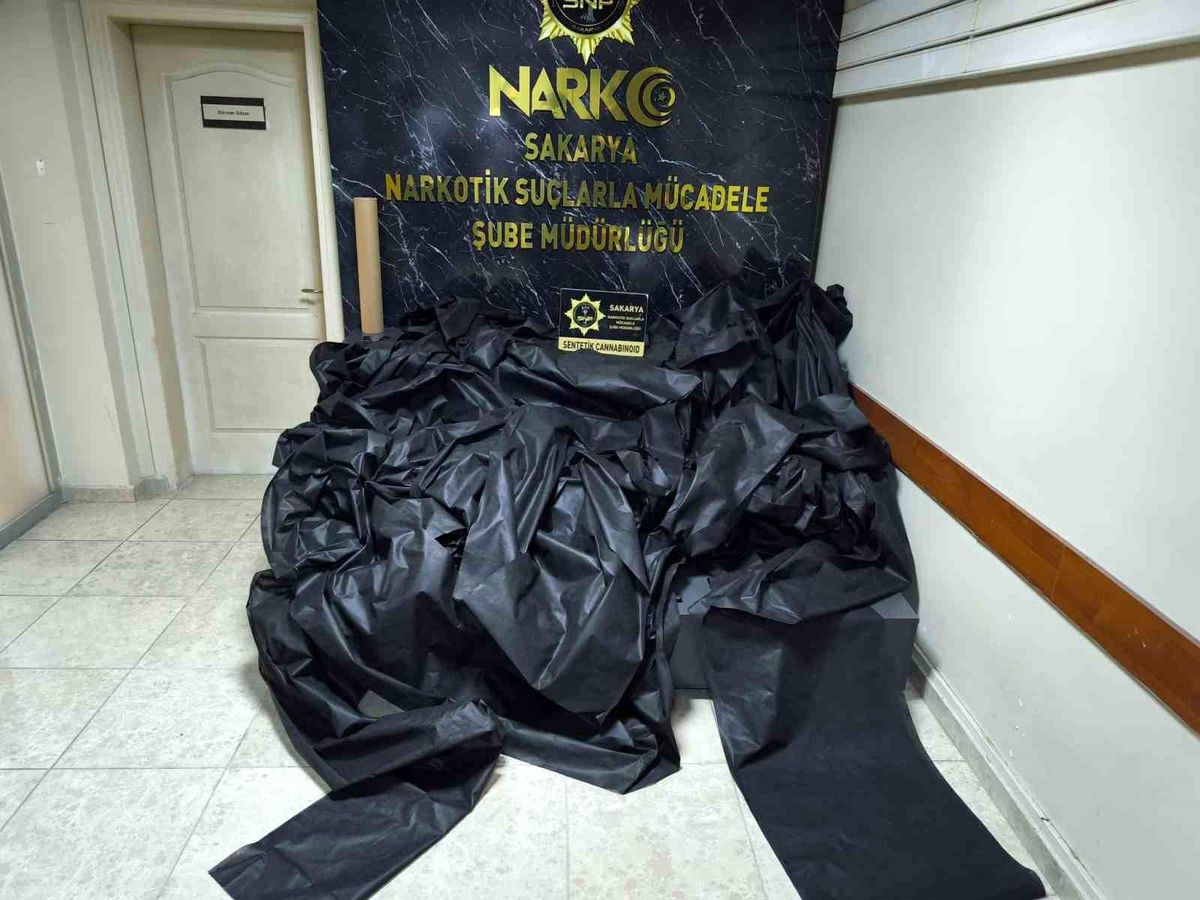 Sakarya'da Uyuşturucu Operasyonu: 2 Gözaltı ve Ele Geçirilen Malzemeler