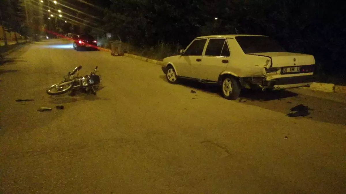 Isparta'da Motosiklet Kazası: 17 Yaşındaki Genç Ağır Yaralandı