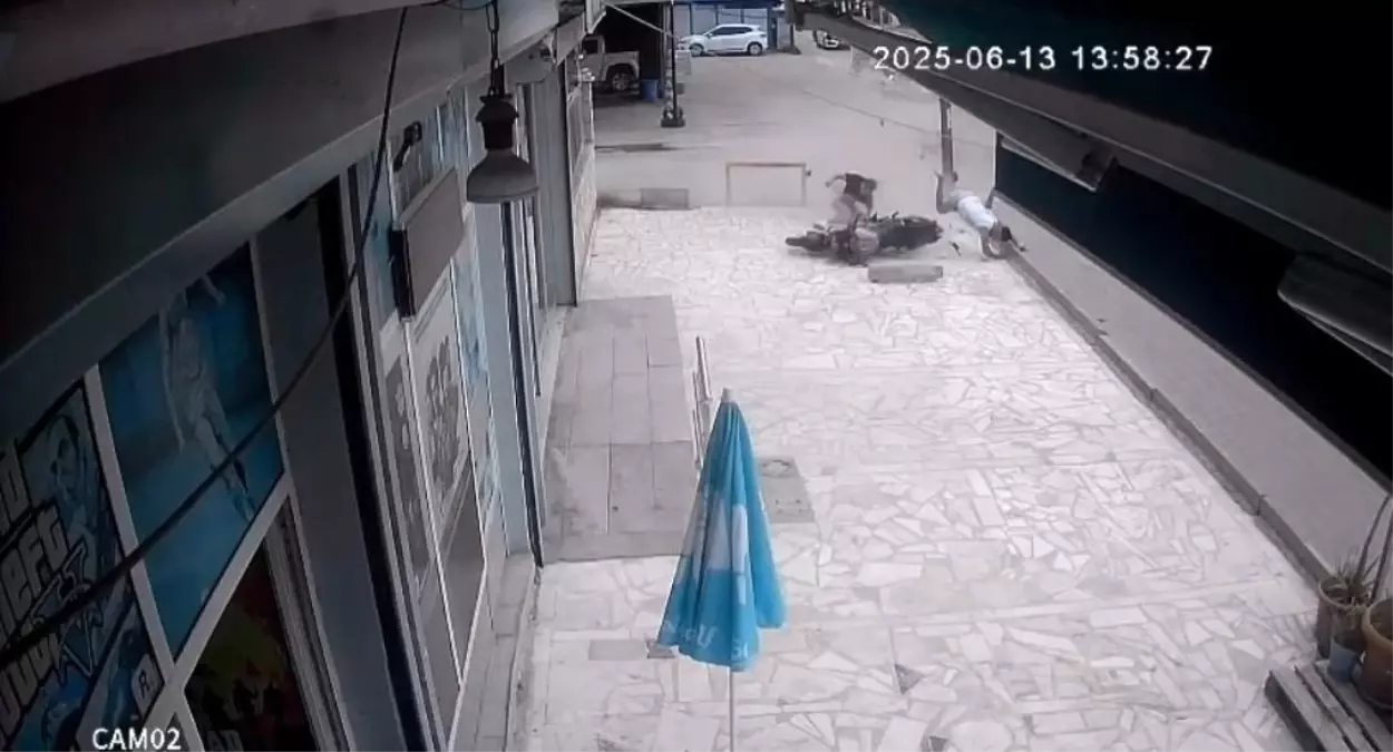 Adana'da İki Ayrı Trafik Kazası: 2'si Ağır 3 Yaralı