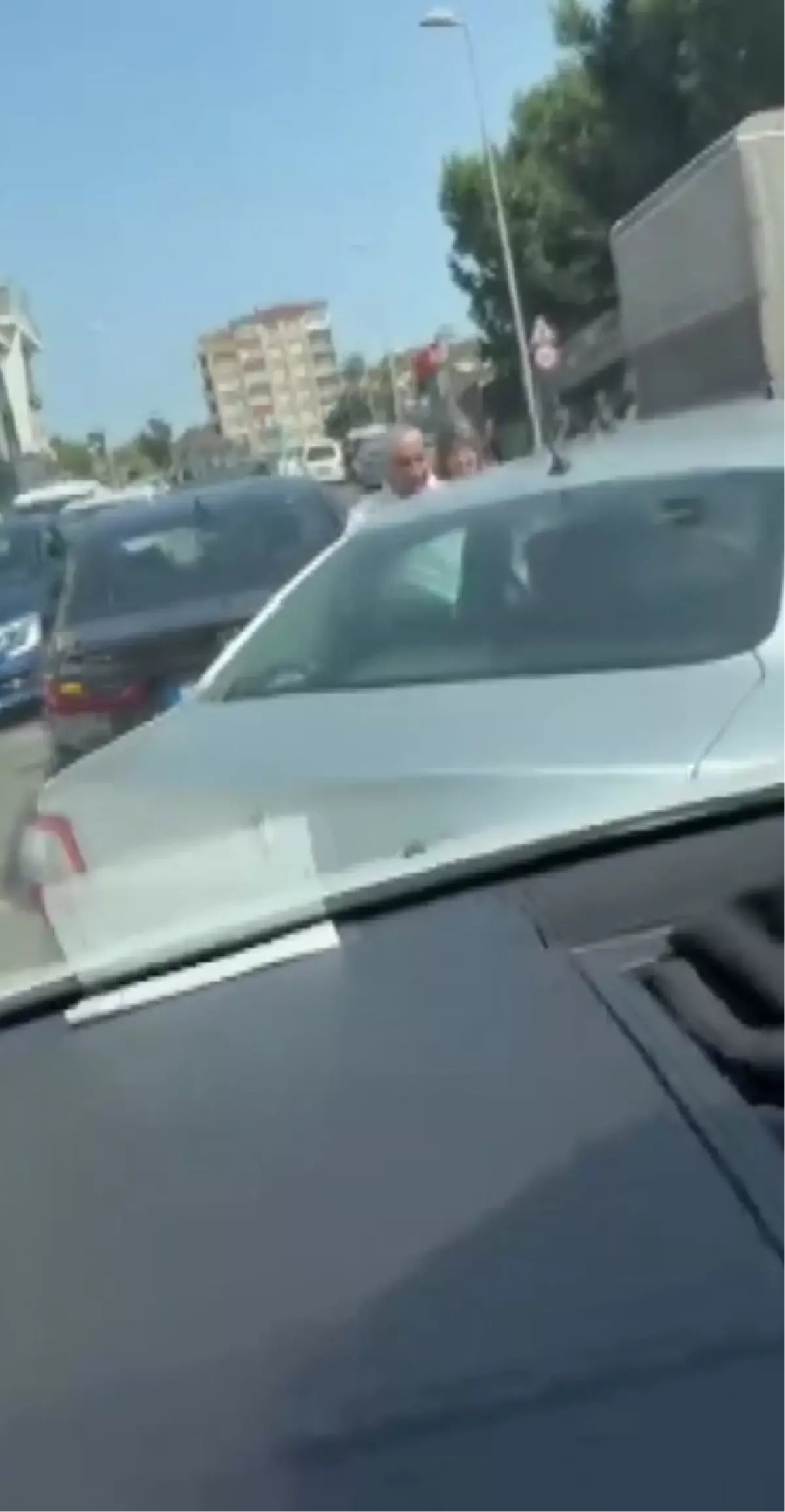 Ataşehir'de Yol Verme Tartışması Kaza ile Sonuçlandı