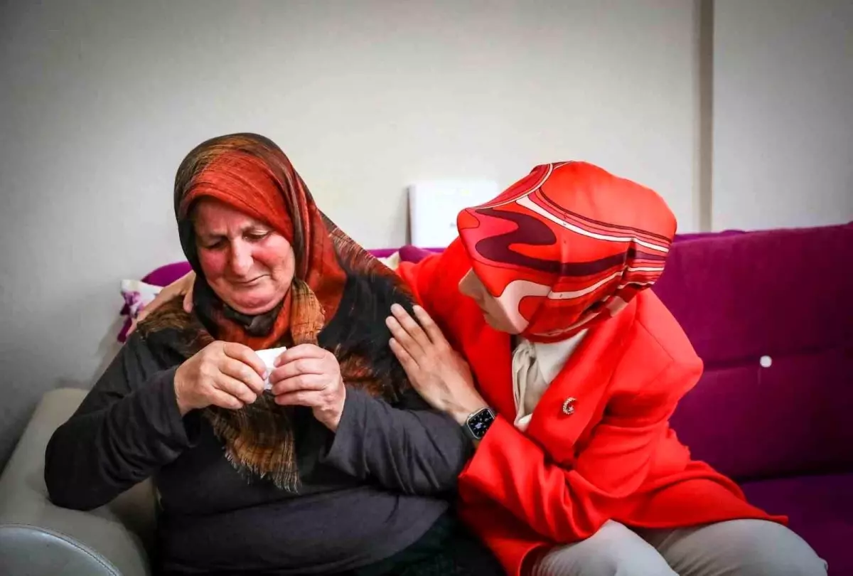 Bakan Göktaş'tan şehit ailesine ziyaret
