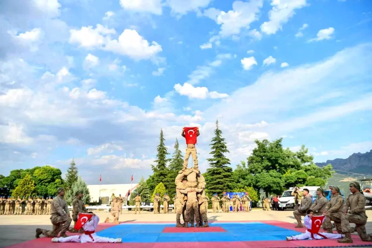 Bakan Göktaş Tunceli'de Kıbrıs Gazisi'ni Ziyaret Etti