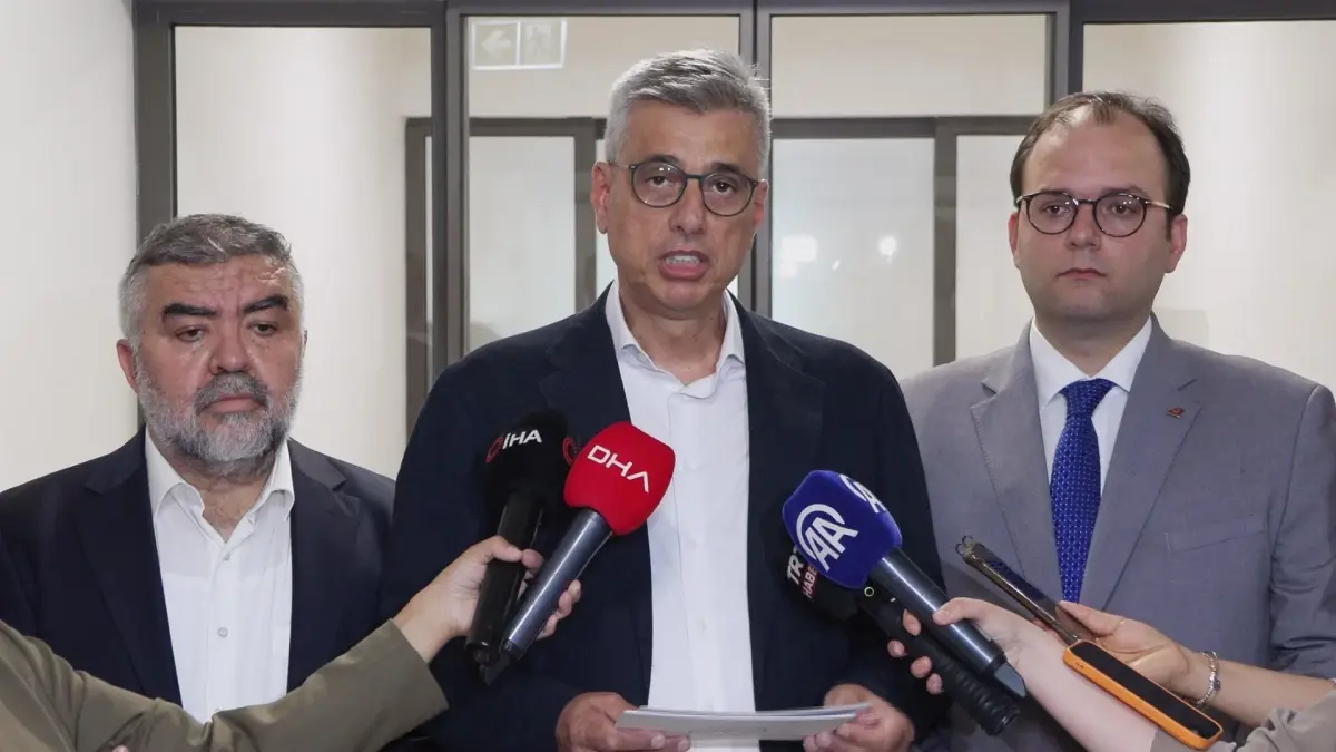 Sağlık Bakanı, Kuzey Makedonya'daki Yangın Felaketinde Yaralananları Ziyaret Etti