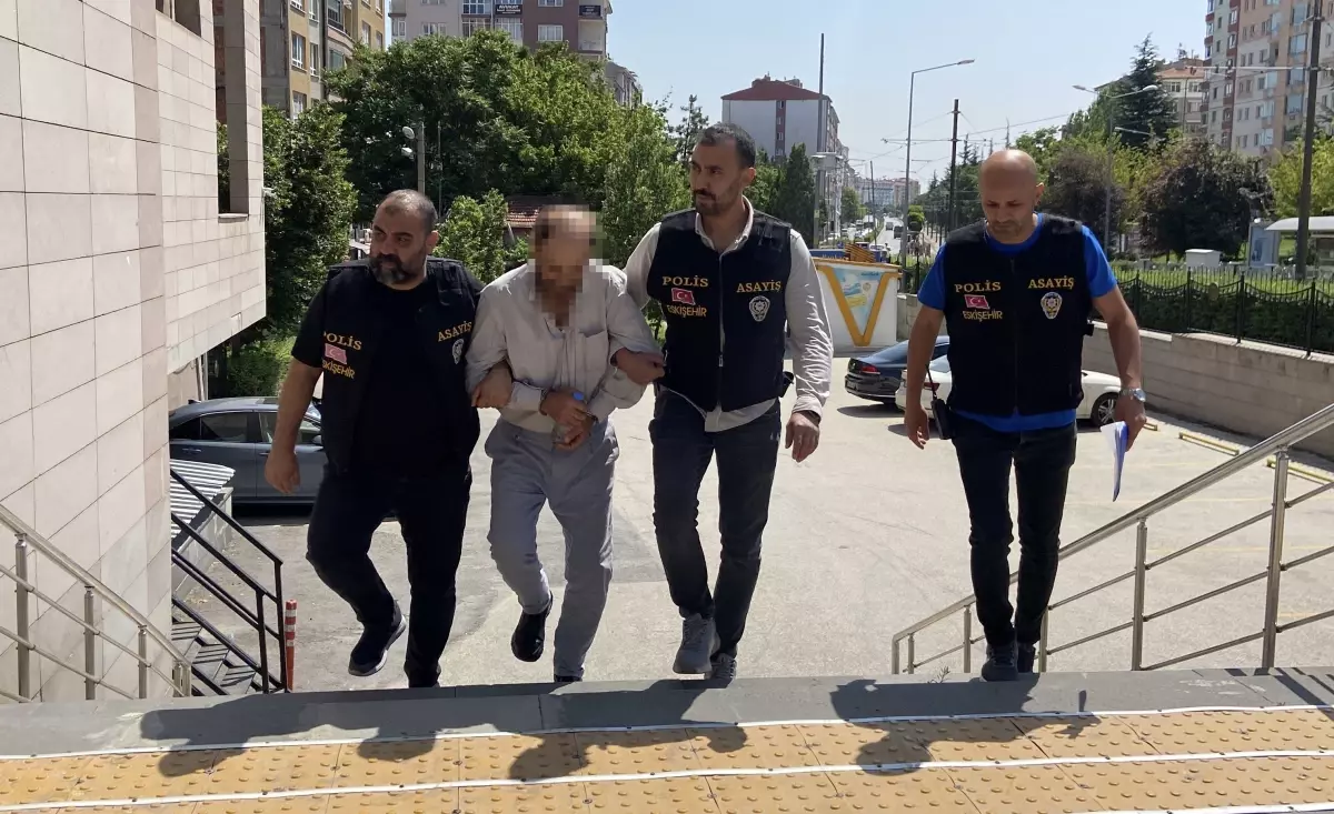 Eskişehir'de Bankada Tüfekle Kredi İsteyen Şahıs Adliyeye Sevk Edildi