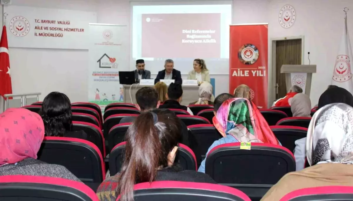 Bayburt'ta 'Koruyucu Aile' Söyleşisi Düzenlendi