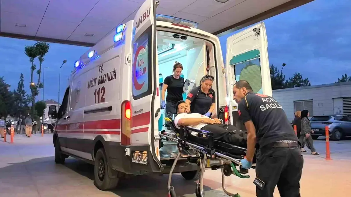 İnegöl'de Bıçaklı Kavga: 1 Ağır Yaralı