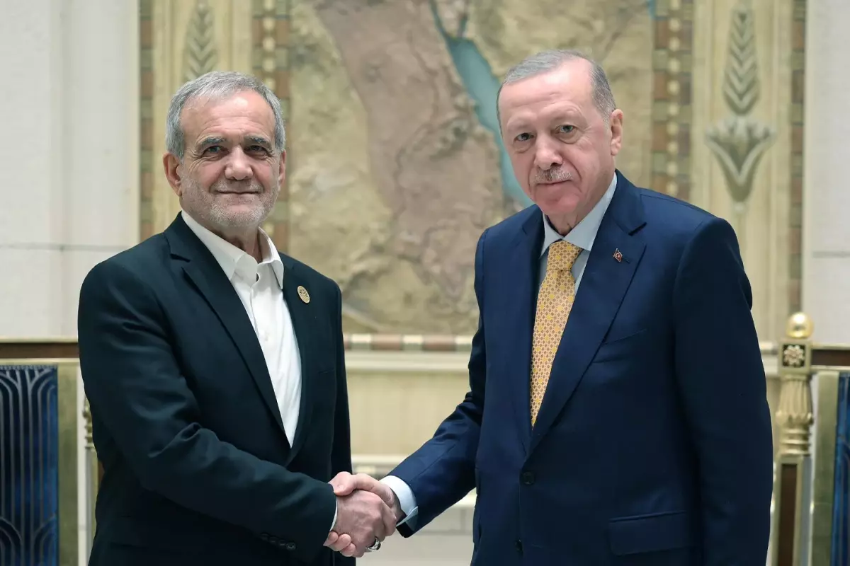 Cumhurbaşkanı Erdoğan'dan kritik temas! İran Cumhurbaşkanı ile görüştü