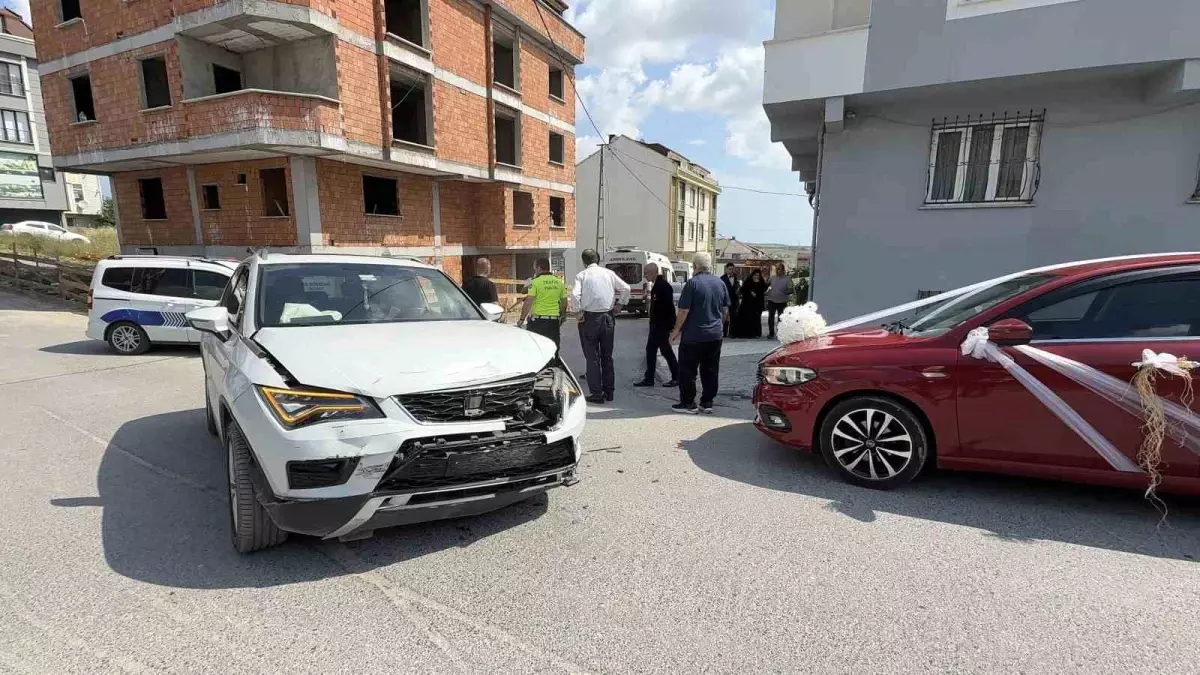 İstanbul'da Düğün Konvoyunda Kaza: İki Yaralı