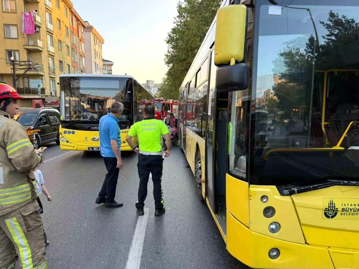 Eyüpsultan'da İETT Otobüsleri Motosiklet Sürücülerine Çarptı