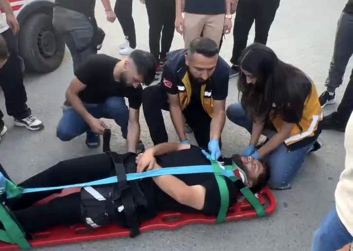 Hakkari'de Trafik Kazası: Motosiklet Sürücüsü Yaralandı