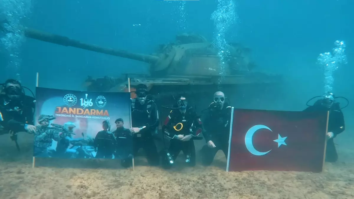 Jandarma Teşkilatı'nın 186. Yıl Dönümünde Su Altında Türk Bayrağı Açıldı