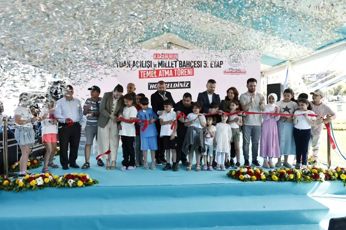 Arnavutköy'de Karaburun Meydanı Hizmete Açıldı