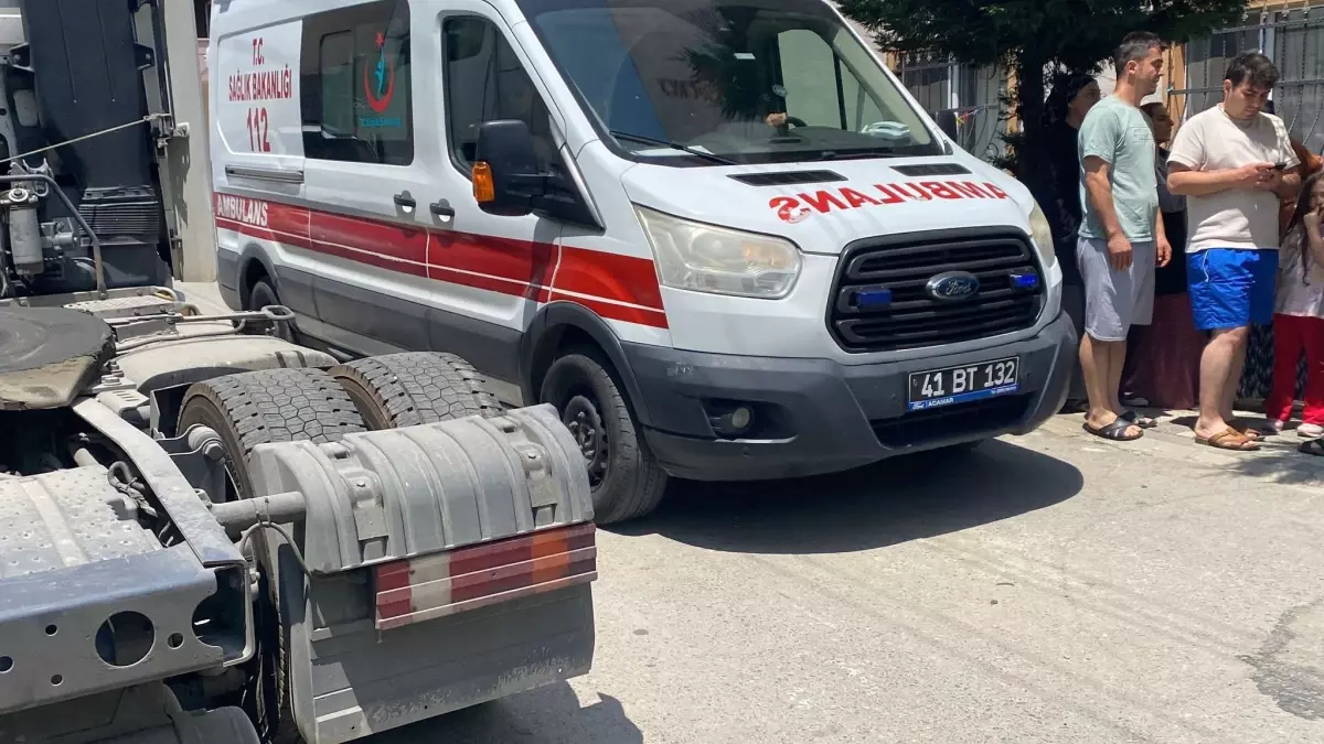 Kocaeli'de Bıçaklı Kavga: İki Kardeş Yaralandı