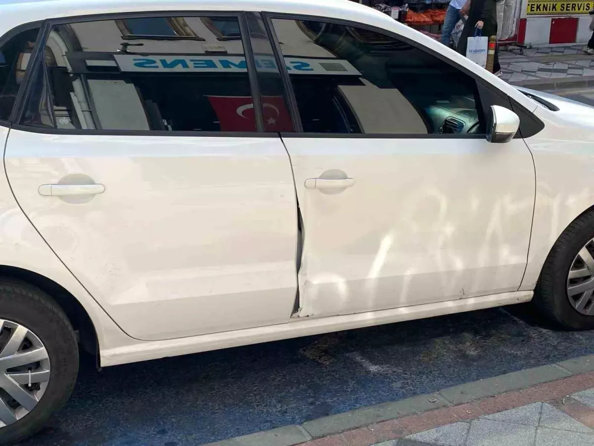 Bartın'da Motosiklet Otomobile Çarptı, Sürücü Yaralandı