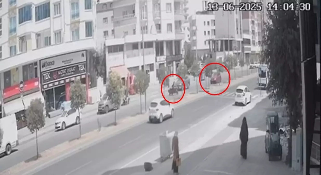 Mardin'de Yaya Geçidinde Motosiklet Kazası: İki Yaralı