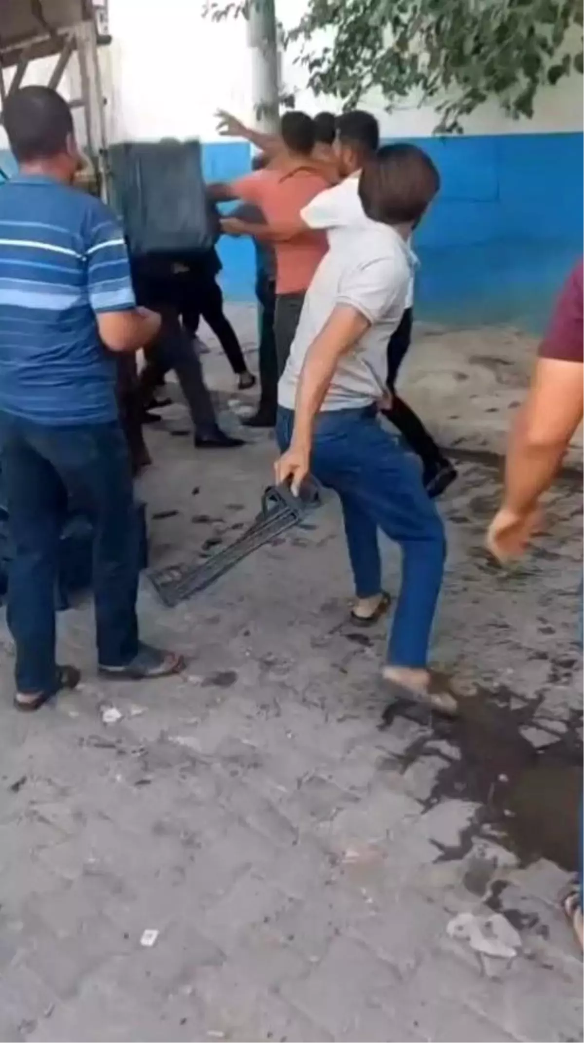 Şanlıurfa'da Pazar Yerinde Kanlı Kavga: 5 Yaralı