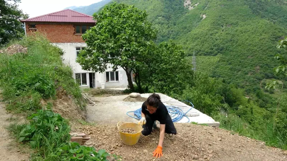 Sanatçı Kısmet Ekim Tekinbaş, İstanbul'dan Köyüne Dönerek Yeni Bir Hayat Kurdu