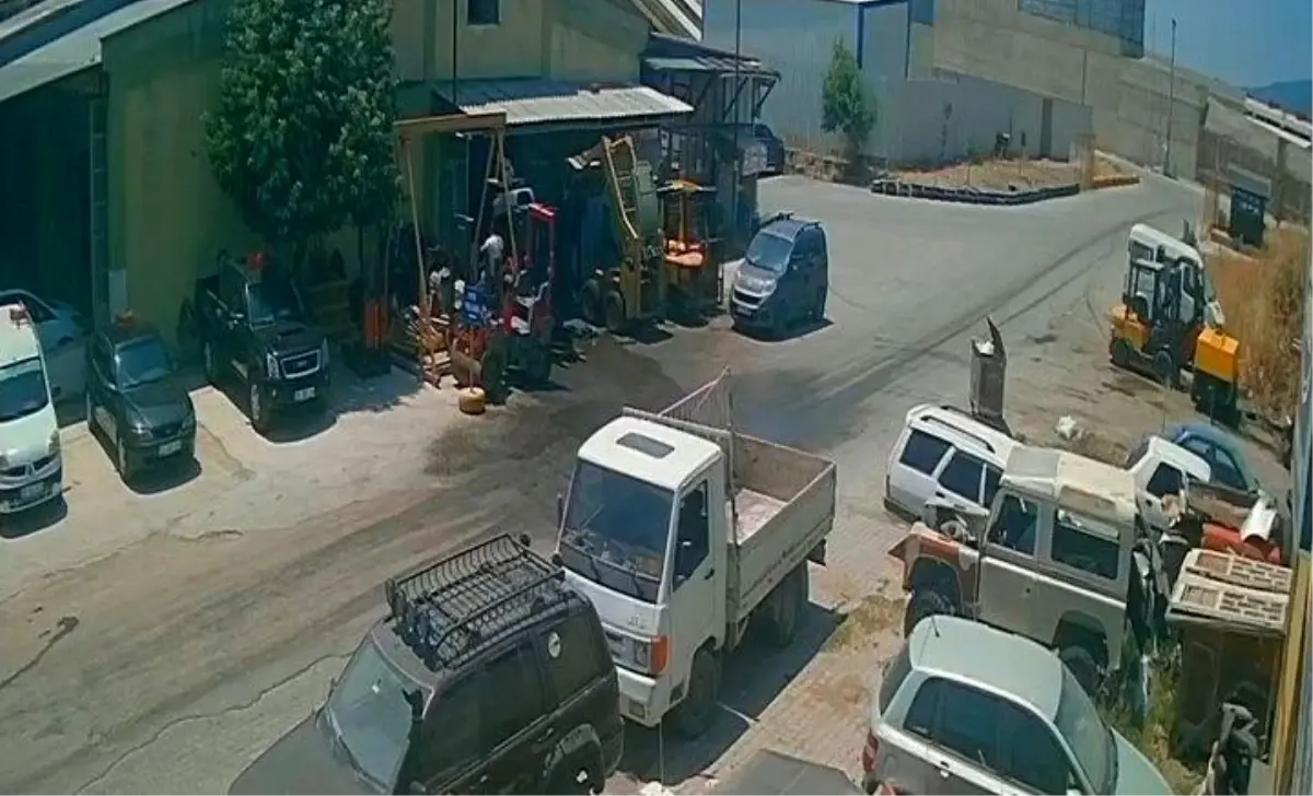 Edremit'te İş Kazası: Elektrik Akımına Kapılan Genç Hayatını Kaybetti