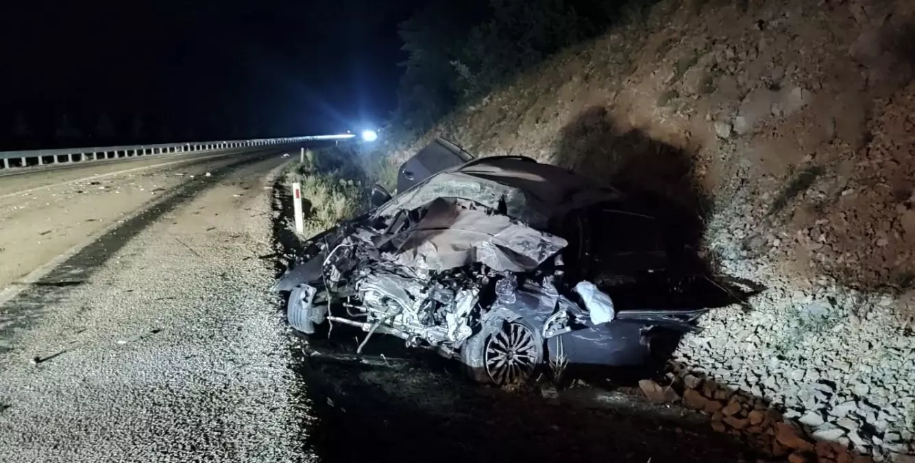 Konya'da Otobüs ve Otomobil Çarpıştı: 1 Ölü, 8 Yaralı