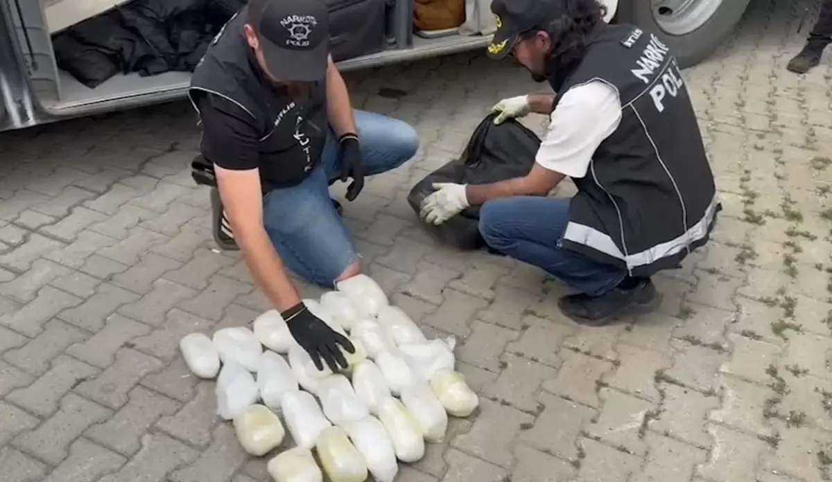 Bitlis'te Yolcu Otobüsünde 13 Kilo Metamfetamin Ele Geçirildi