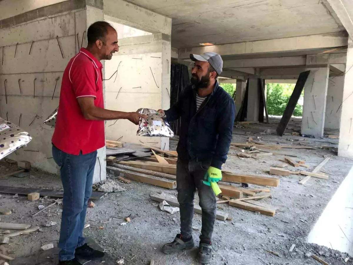 Kızılay Ağrı Gönüllüleri'nden Duygu Dolu Babalar Günü Kutlaması