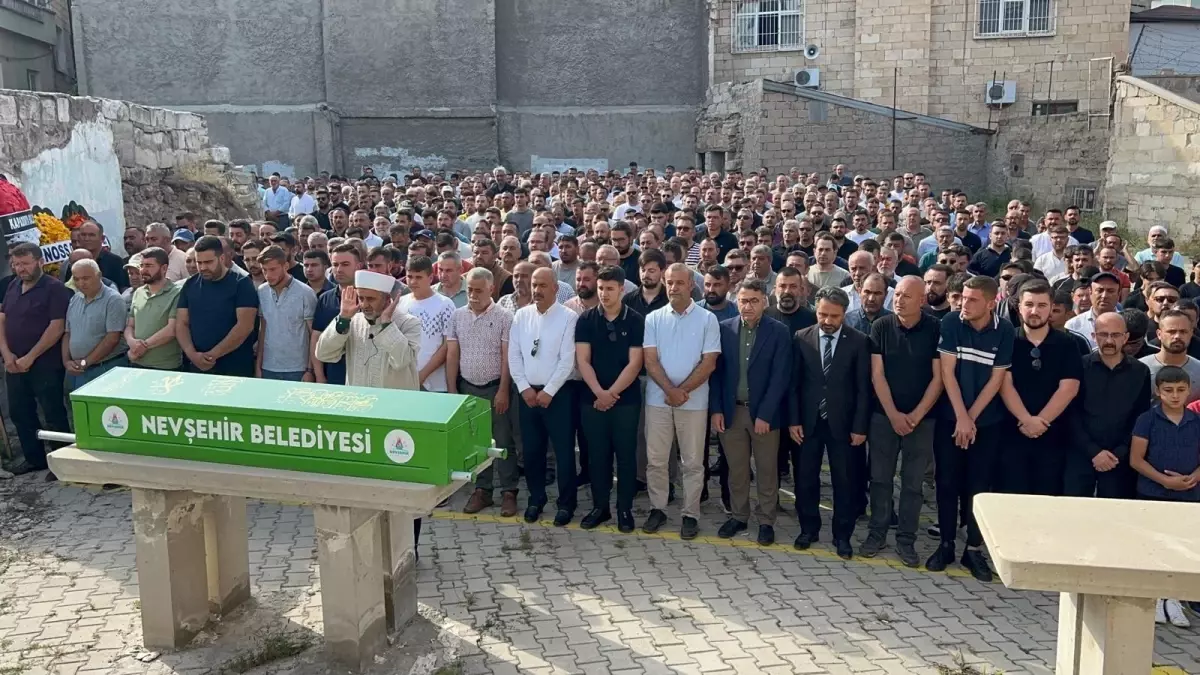 Balon Kazasında Hayatını Kaybeden Pilot Nevşehir'de Defnedildi