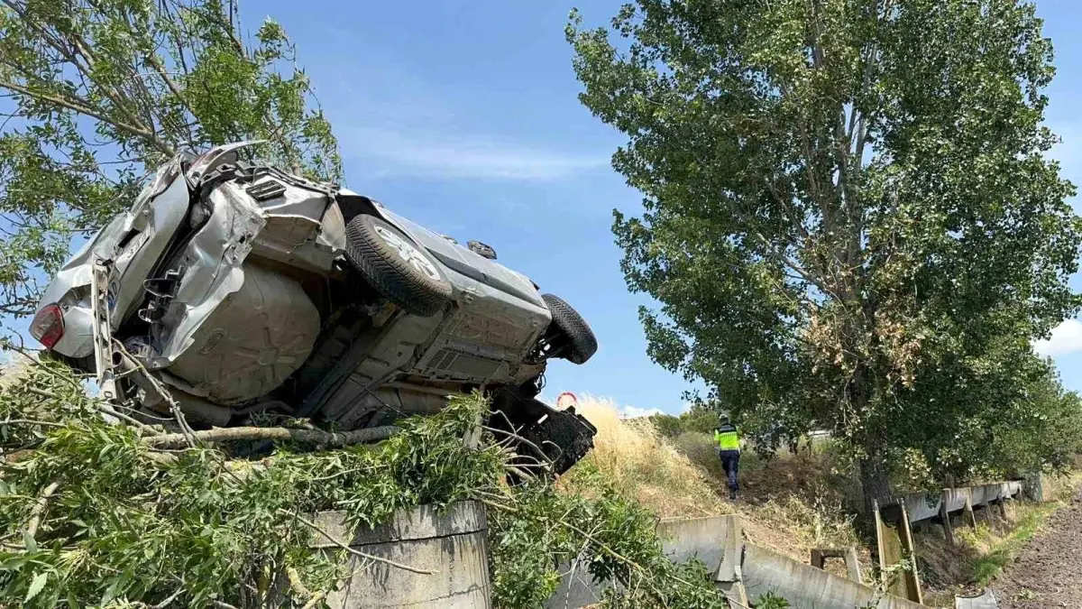 Balıkesir'de Otomobil Takla Attı: Sürücü Hafif Yaralandı