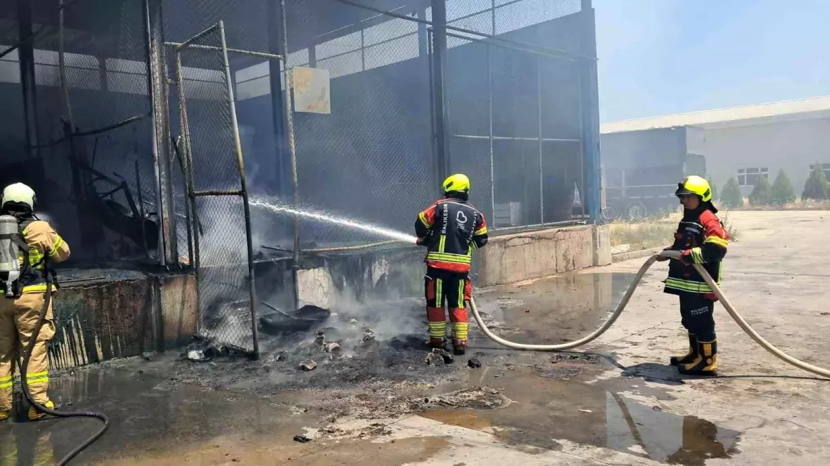 Balıkesir Toptancı Halinde Yangın Çıktı