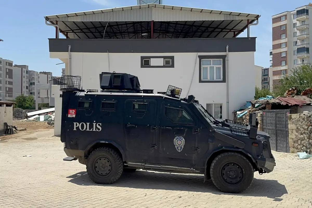 Diyarbakır'da oğlunun çekiçli saldırısına uğrayan baba ağır yaralandı