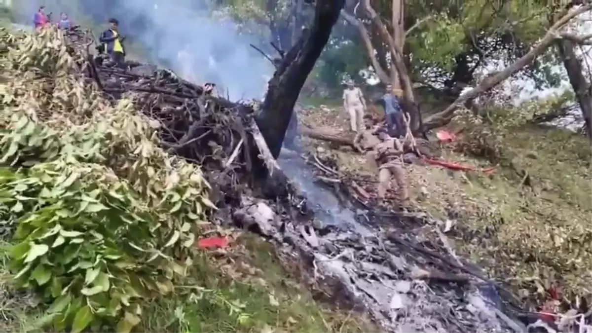 Hindistan'da Helikopter Kazasında 7 Kişi Hayatını Kaybetti