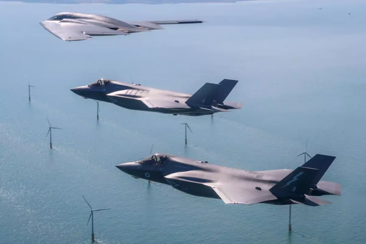 İngiliz F-35 Savaş Uçağı Hindistan'a Acil İniş Yaptı
