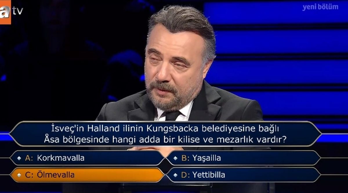 İsveç'in Halland ilinin Kungsbacka belediyesine bağlı Åsa bölgesinde hangi adda bir kilise ve mezarlık vardır?