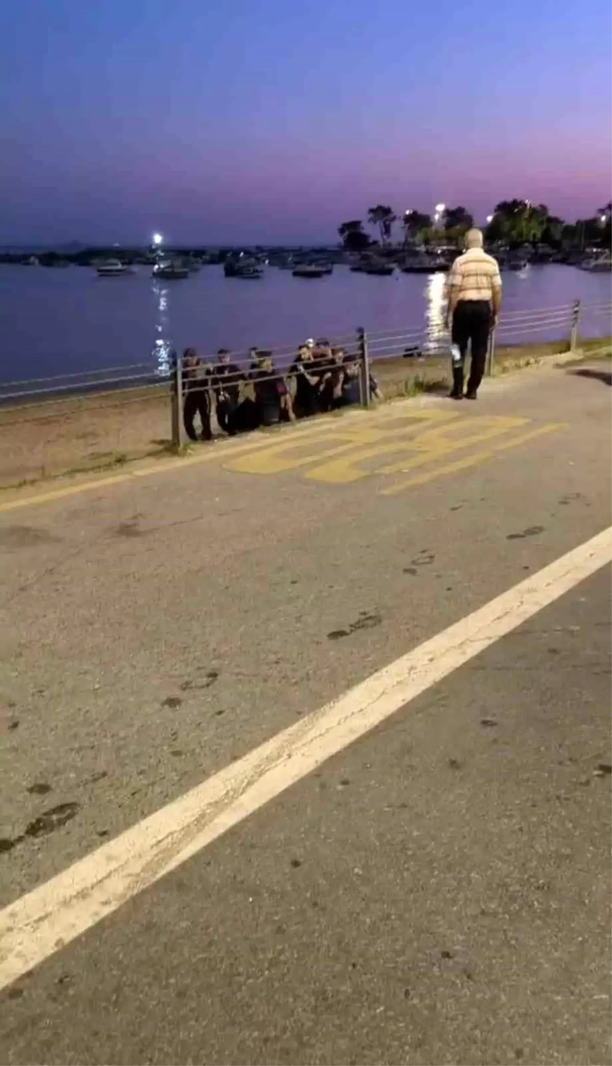 Kadıköy'de Denizde Boğulan Genç Hayatını Kaybetti