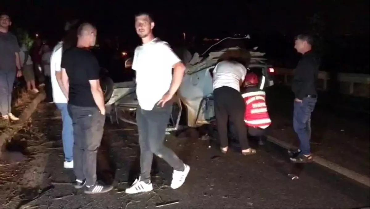 Kaynarca'da Kontrolden Çıkan Otomobil Ters Döndü: 2 Yaralı