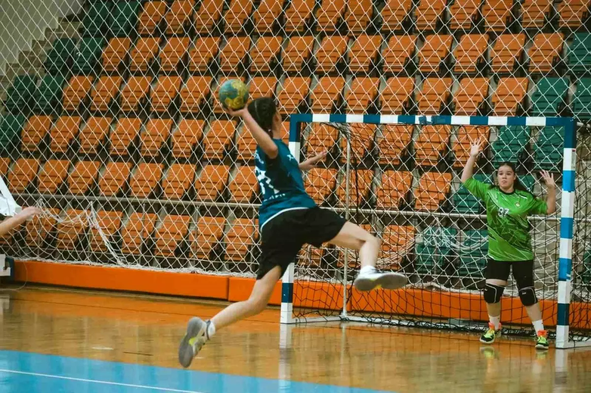 Minikler Hentbol Türkiye Şampiyonası Aydın'da Başladı