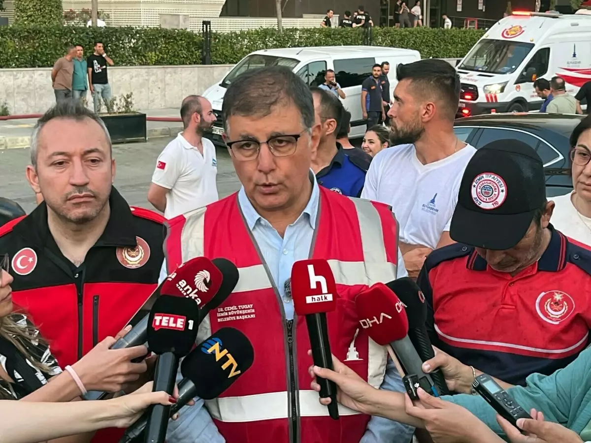 İzmir'de Hastane Yanındaki Yangın Büyümeden Kontrol Altına Alındı