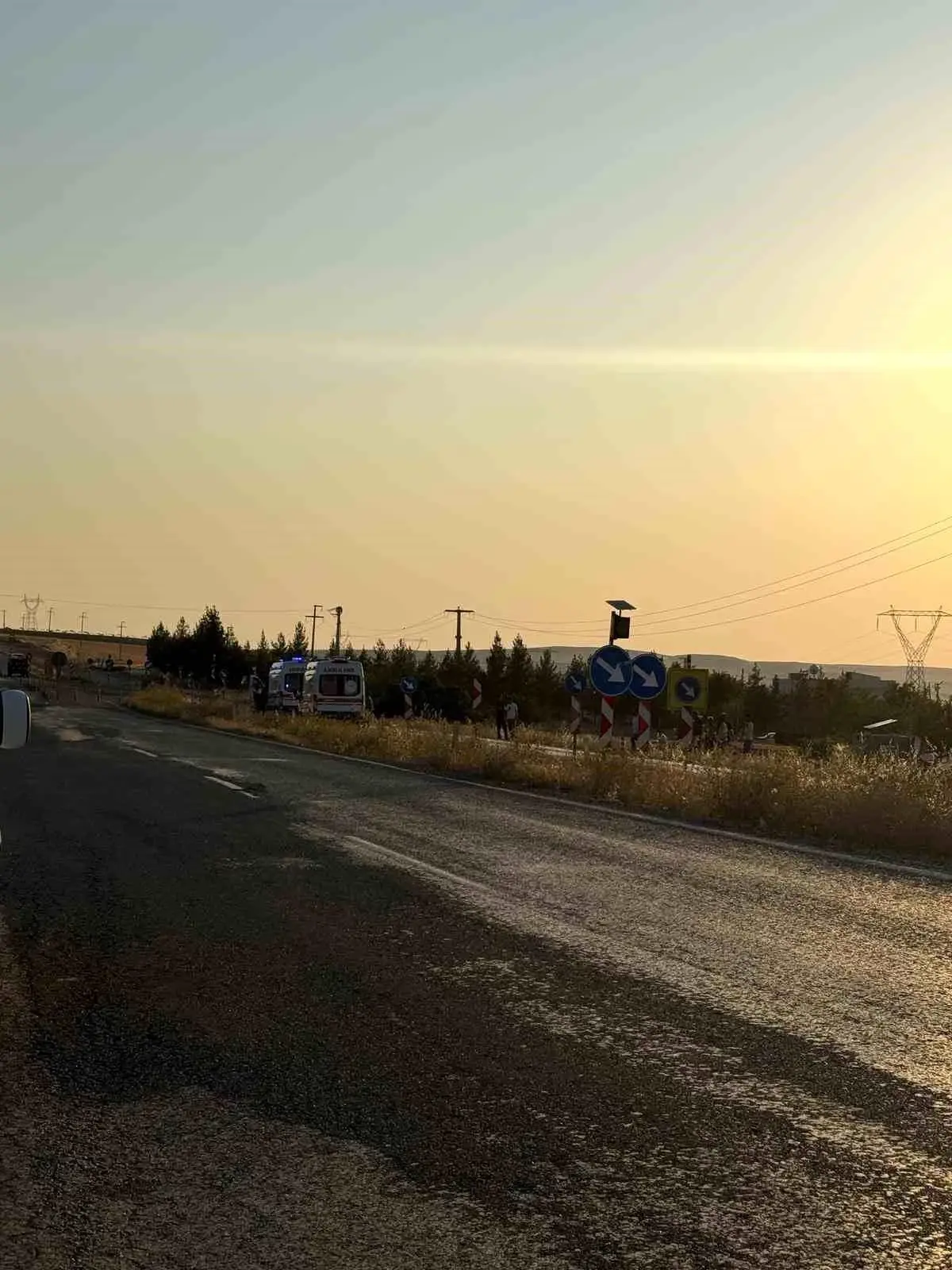 Siirt'te Otomobil Devrildi: 4 Yaralı