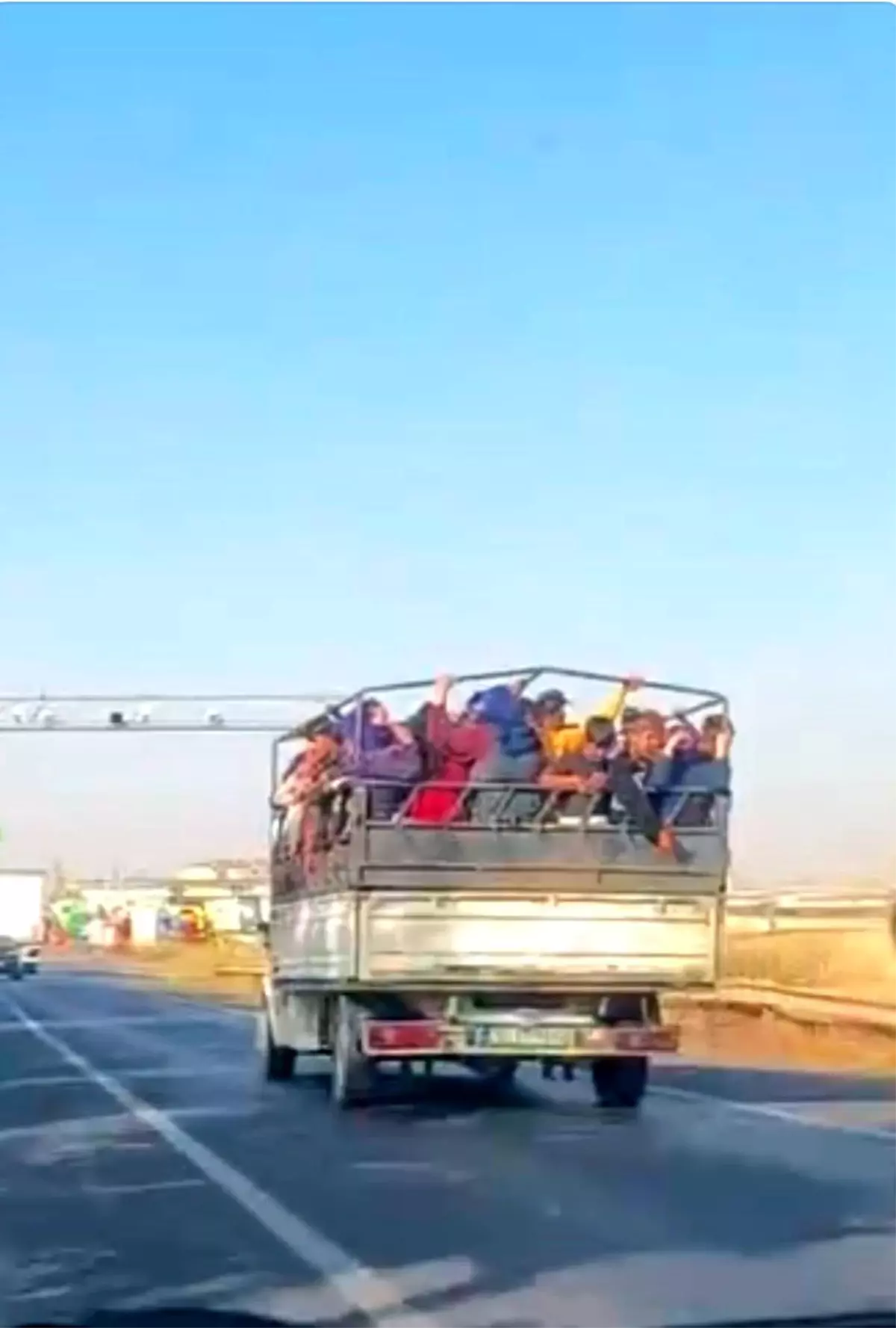 Şanlıurfa'da Mevsimlik Tarım İşçilerinin Tehlikeli Yolculuğu