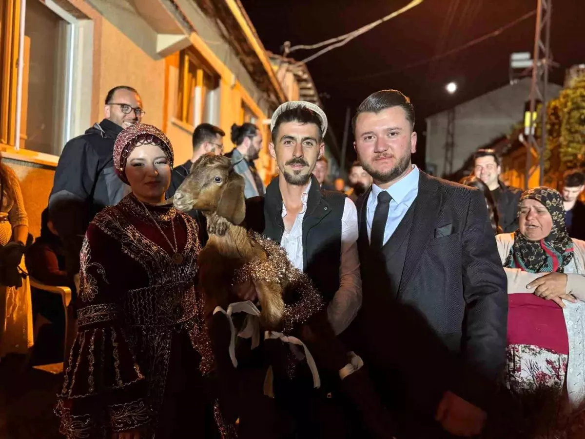 Bilecik'te Kına Gecesine Oğlak Sürprizi