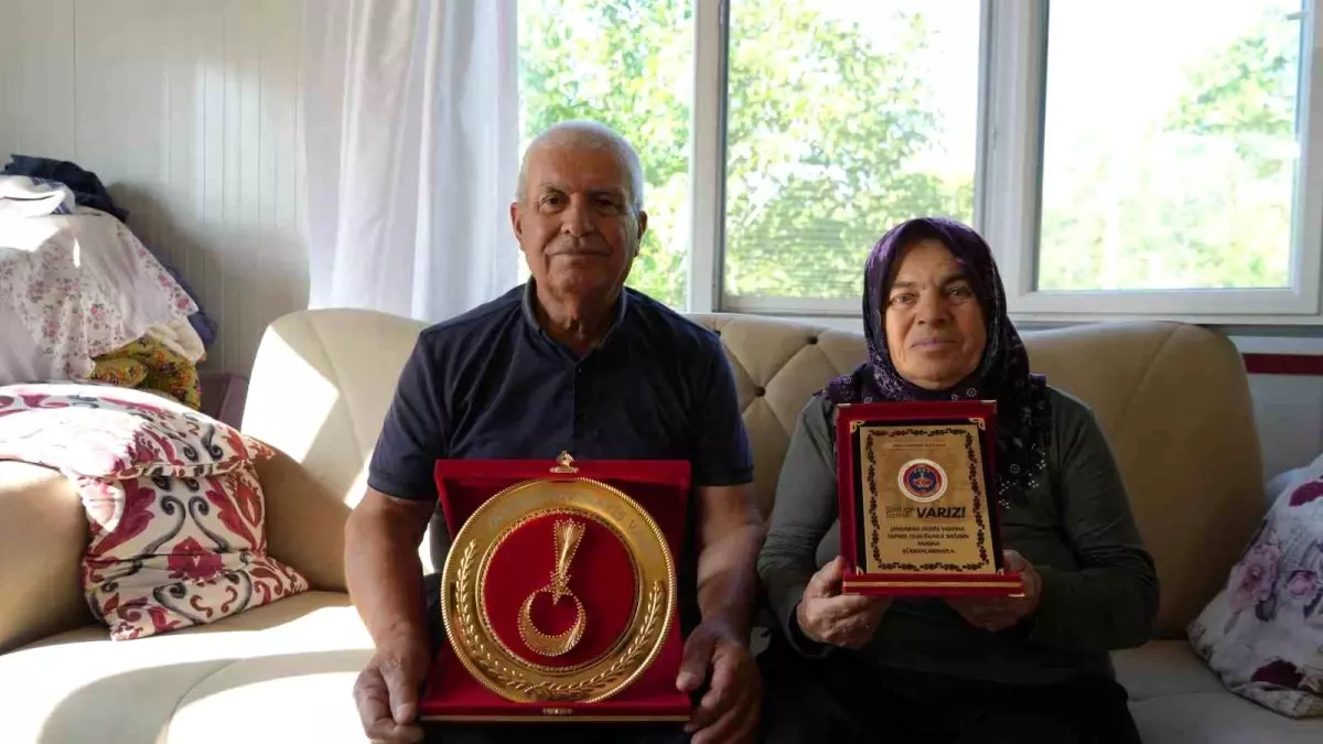 Burdur'da Çift, Arazisini Jandarma Vakfı'na Bağışladı